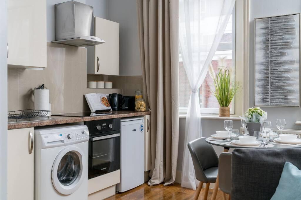 Cozy 1 Bed For 4 Paddington Apartment Londra Exterior foto